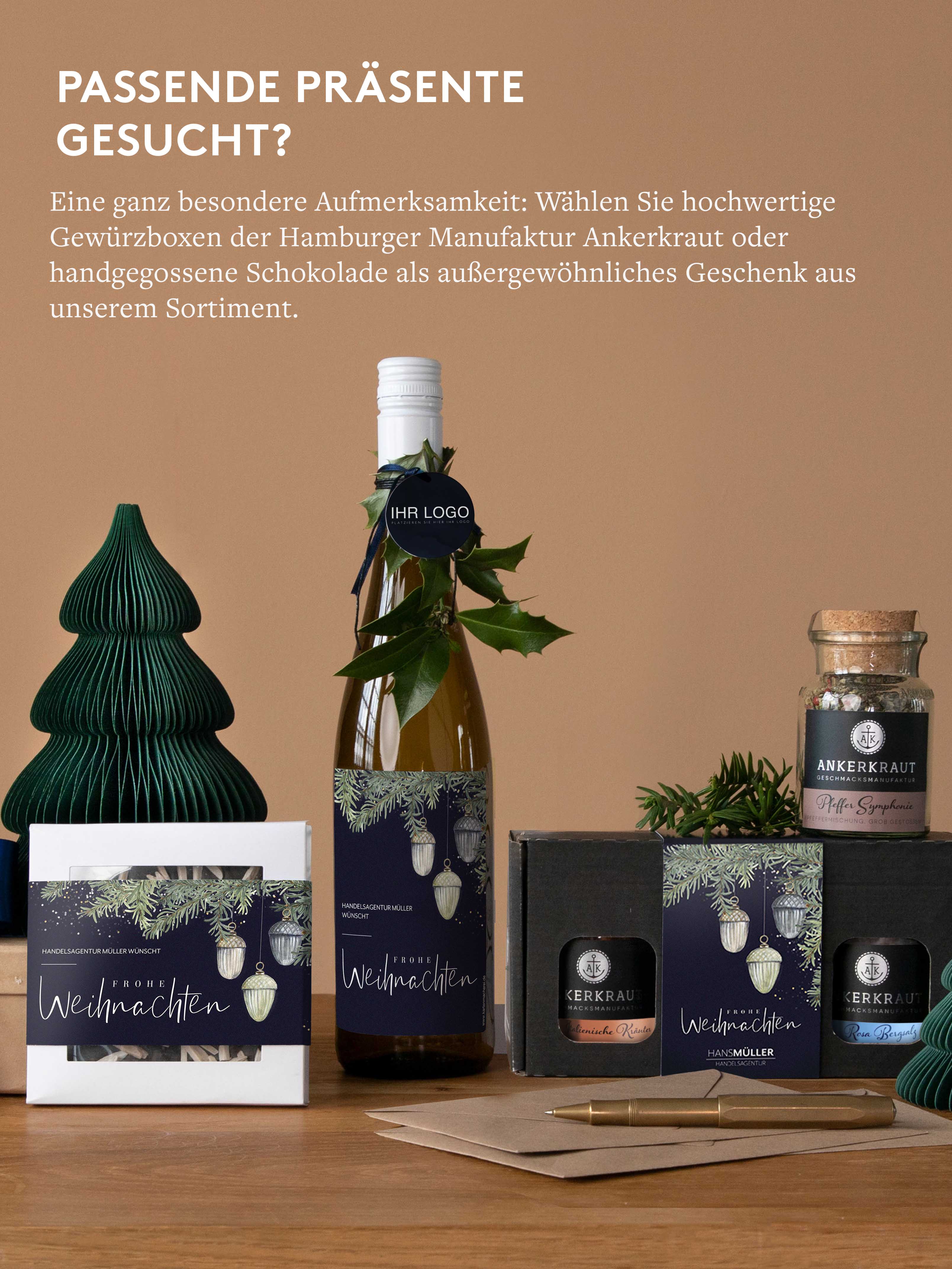 Geschäftliche Weihnachtskarte Tannenschmuck