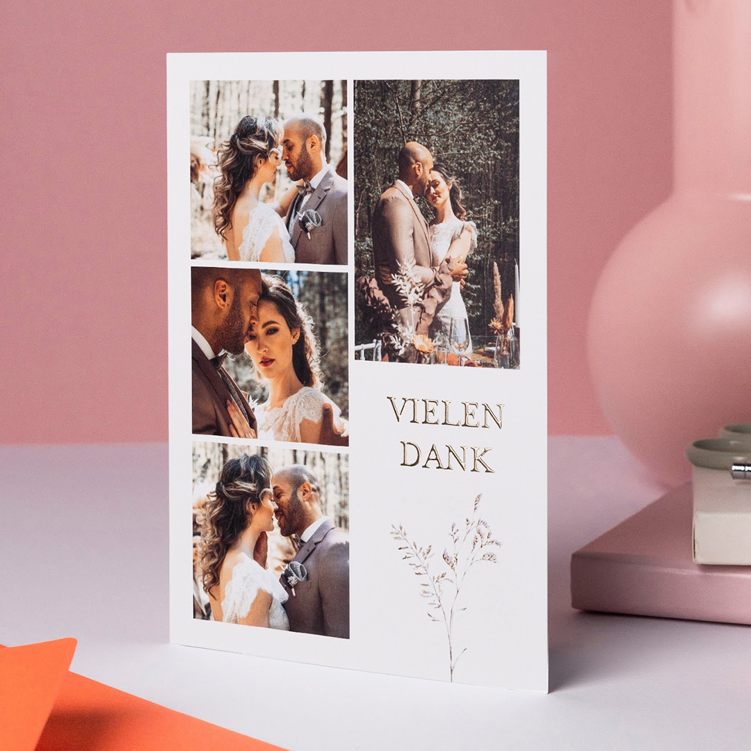 Dankeskarten Hochzeit mit Foto in mauve mit Goldfolie, Mittlere Postkarte hoch als Danksagungskarte Hochzeit, Hochzeit Danksagung Soft Dried Bouquet.