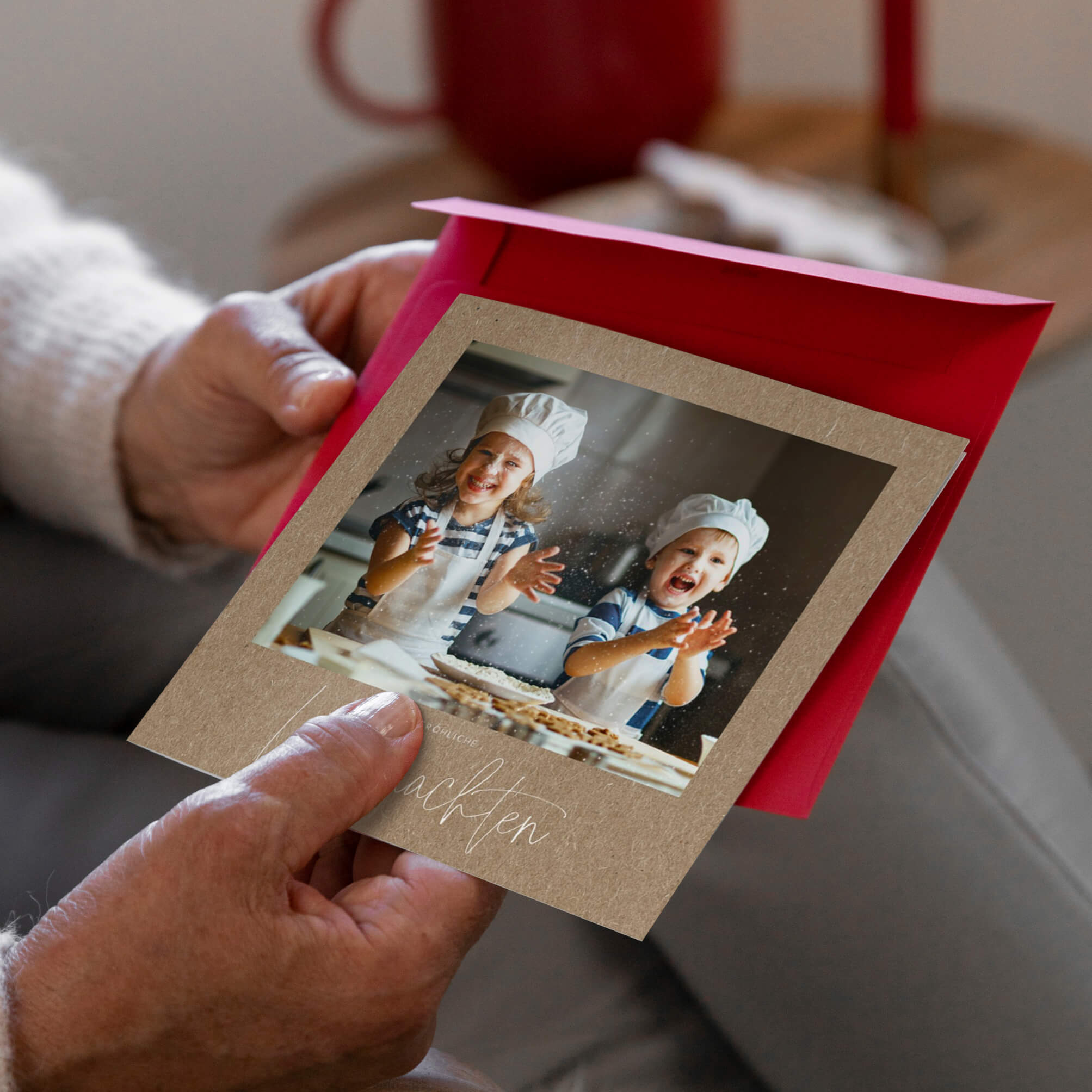 Weihnachtskarten gestalten mit Foto Quadratische Postkarte in weiss mit Spruch & Text selbst gestalten Design: Pure Christmas Kraftpapier.