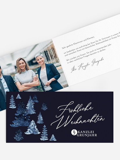 Geschäftliche Weihnachtskarte Blauer Tannenwald