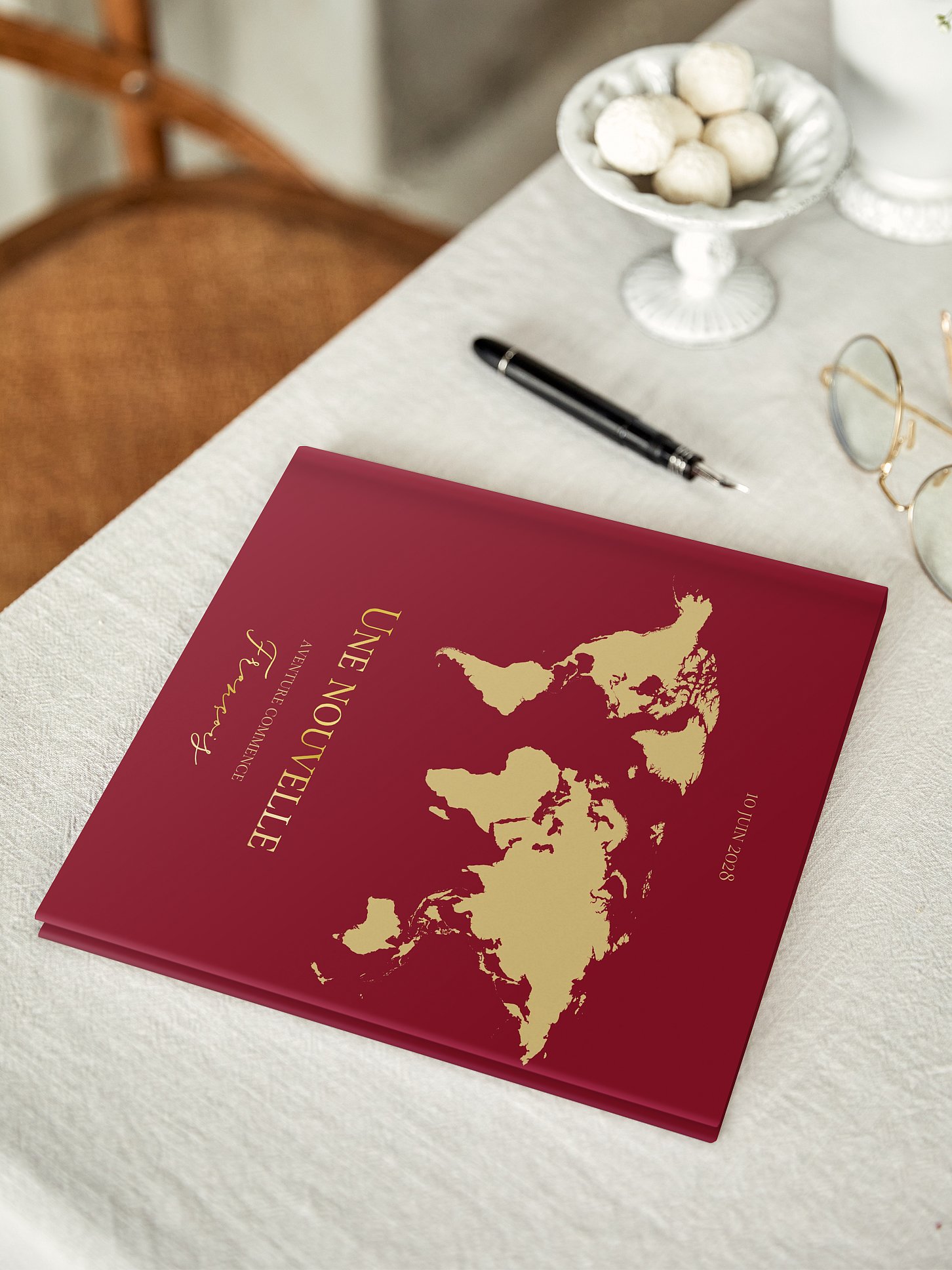 Livre d'or anniversaire Passeport chic