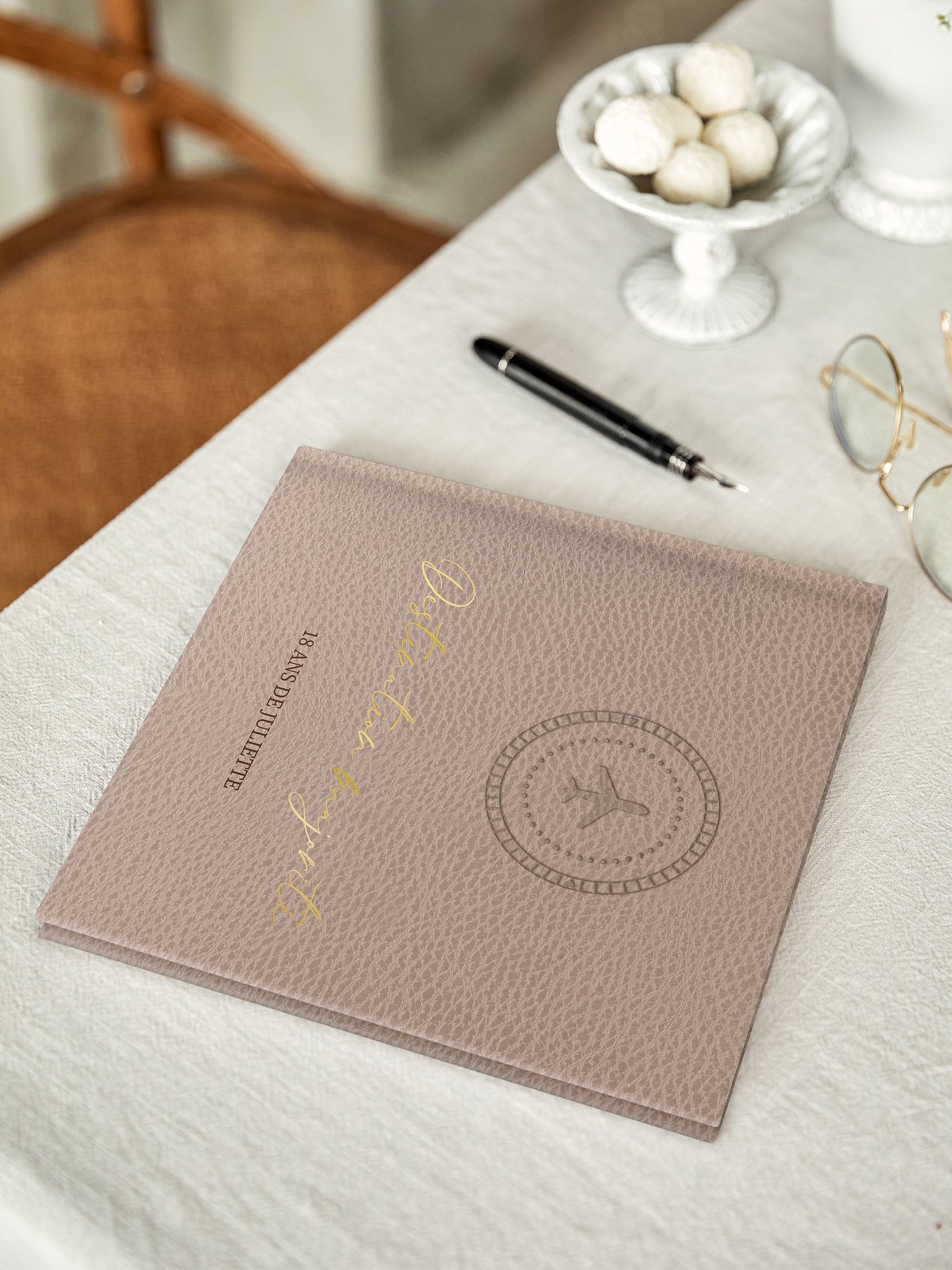 Livre d'or anniversaire Passeport vintage