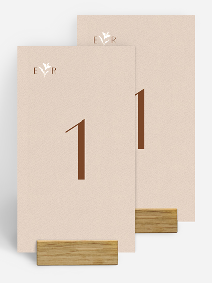 Numéro de table mariage Élégant Monogramme