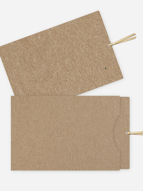 Mittlere Einsteckkarte mit Band Kraftpapier