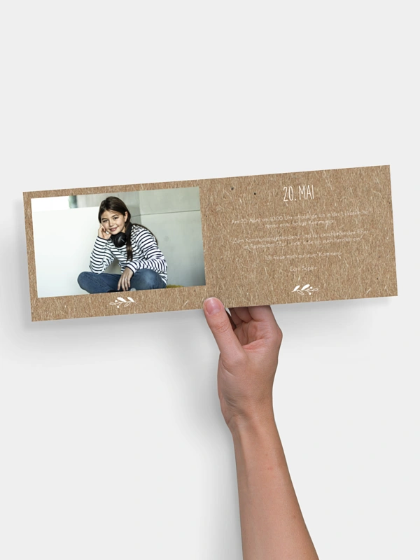 Kommunionseinladung Floral Wreath Kraftpapier