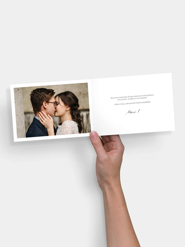Carte de remerciements Pétales d’amour