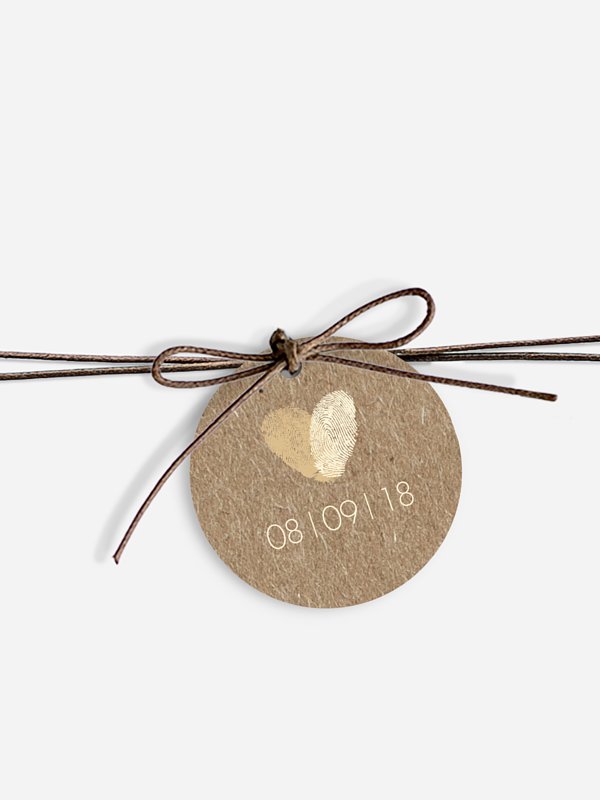 Étiquette avec ruban Empreintes du coeur papier kraft
