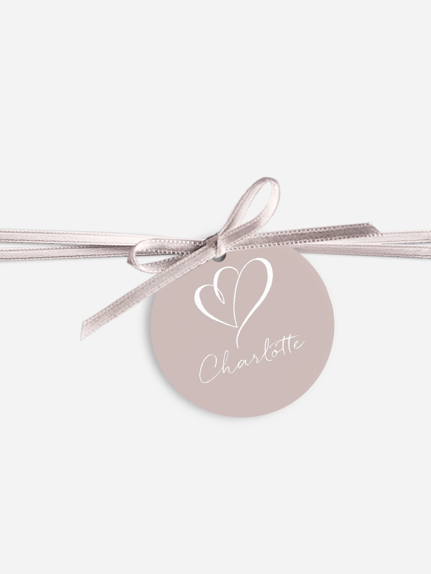 Anhänger mit Band zur Hochzeit personalisiert Herz an Herz