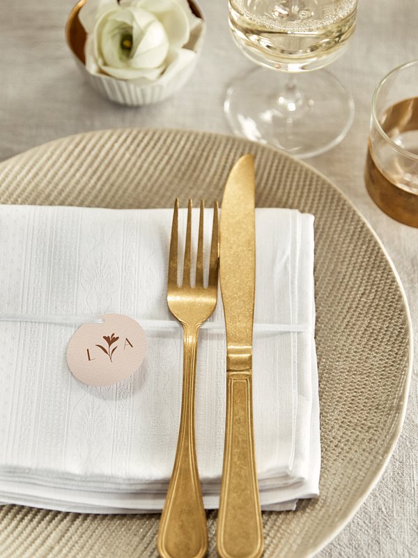 Anhänger mit Band zur Hochzeit Monogram muse