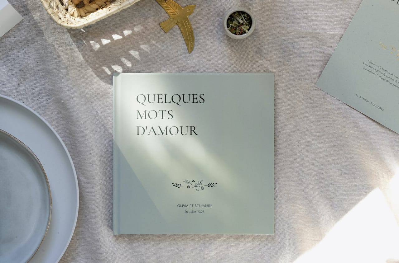 Livre d’or mariage couverture illustrée rigide