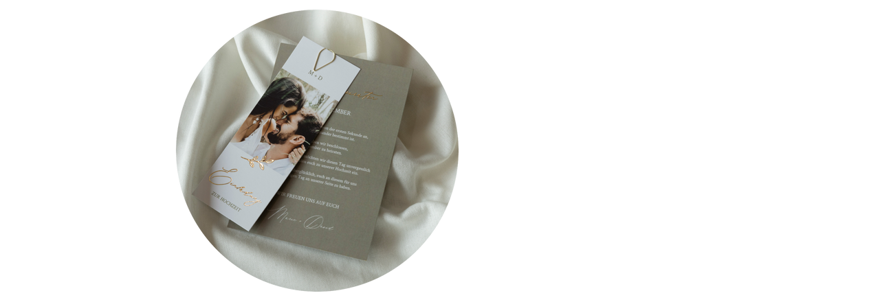 Hochzeitseinladung auf einem Tuch